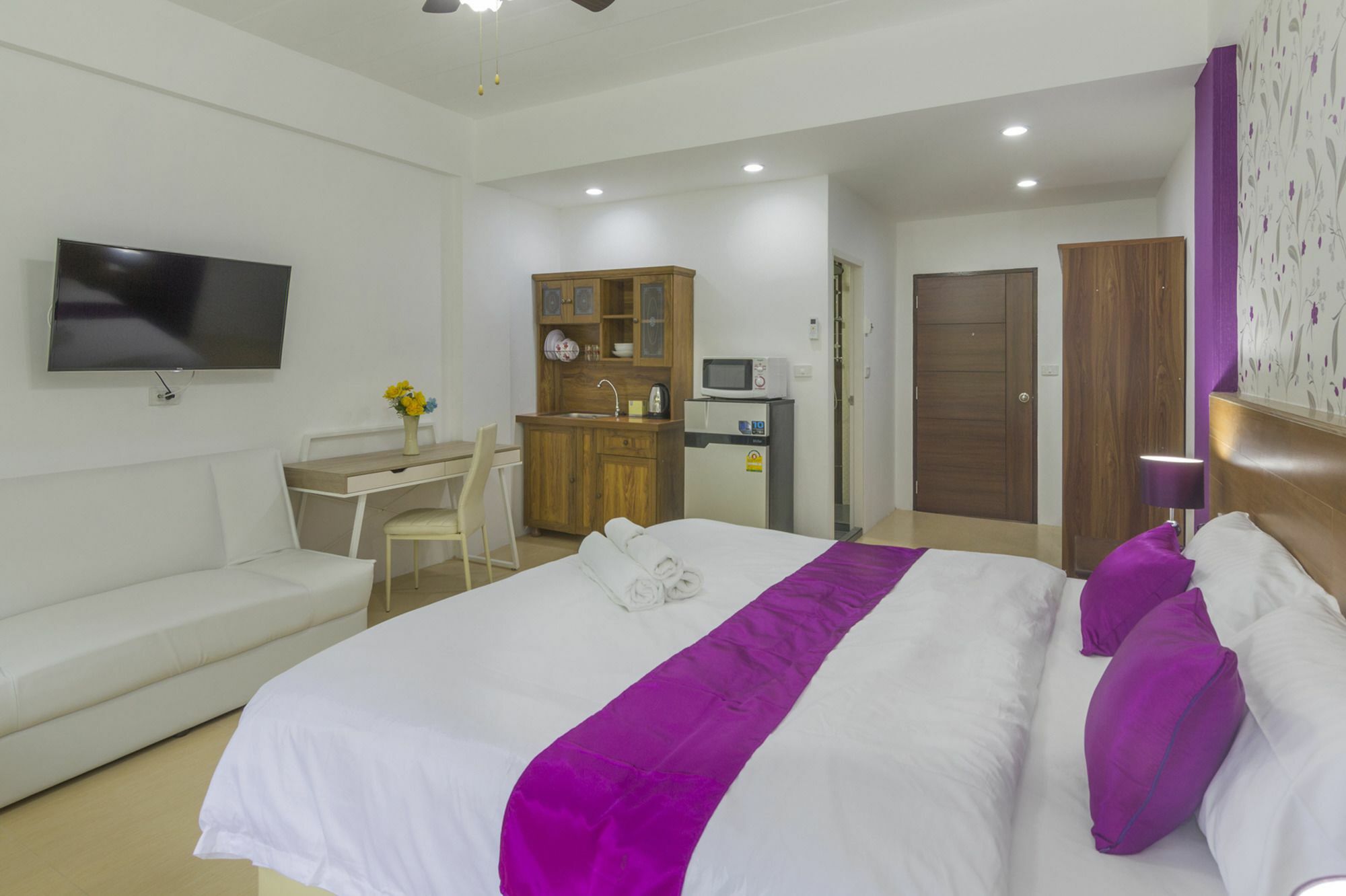 Kontiki Guesthouse Джомтьєн-Біч Екстер'єр фото